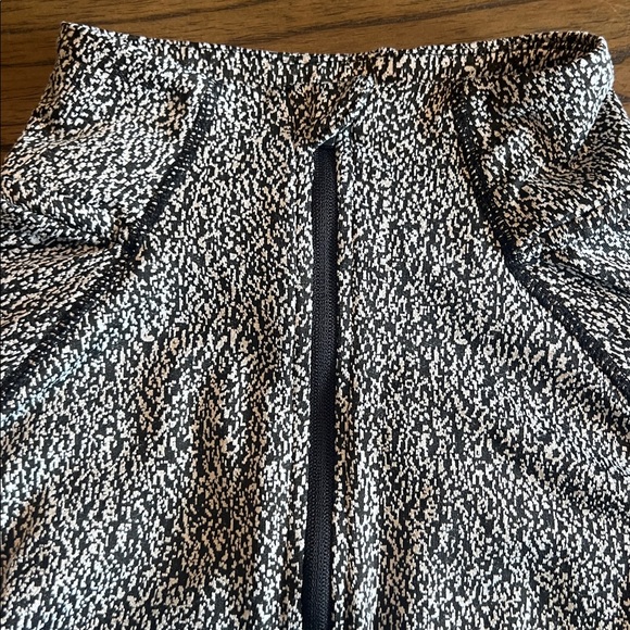 Avia Black White Quarter Zip Pullover Thumb Hole Cuffs Zip Pockets Size M (8-10) - Picture 4 of 14